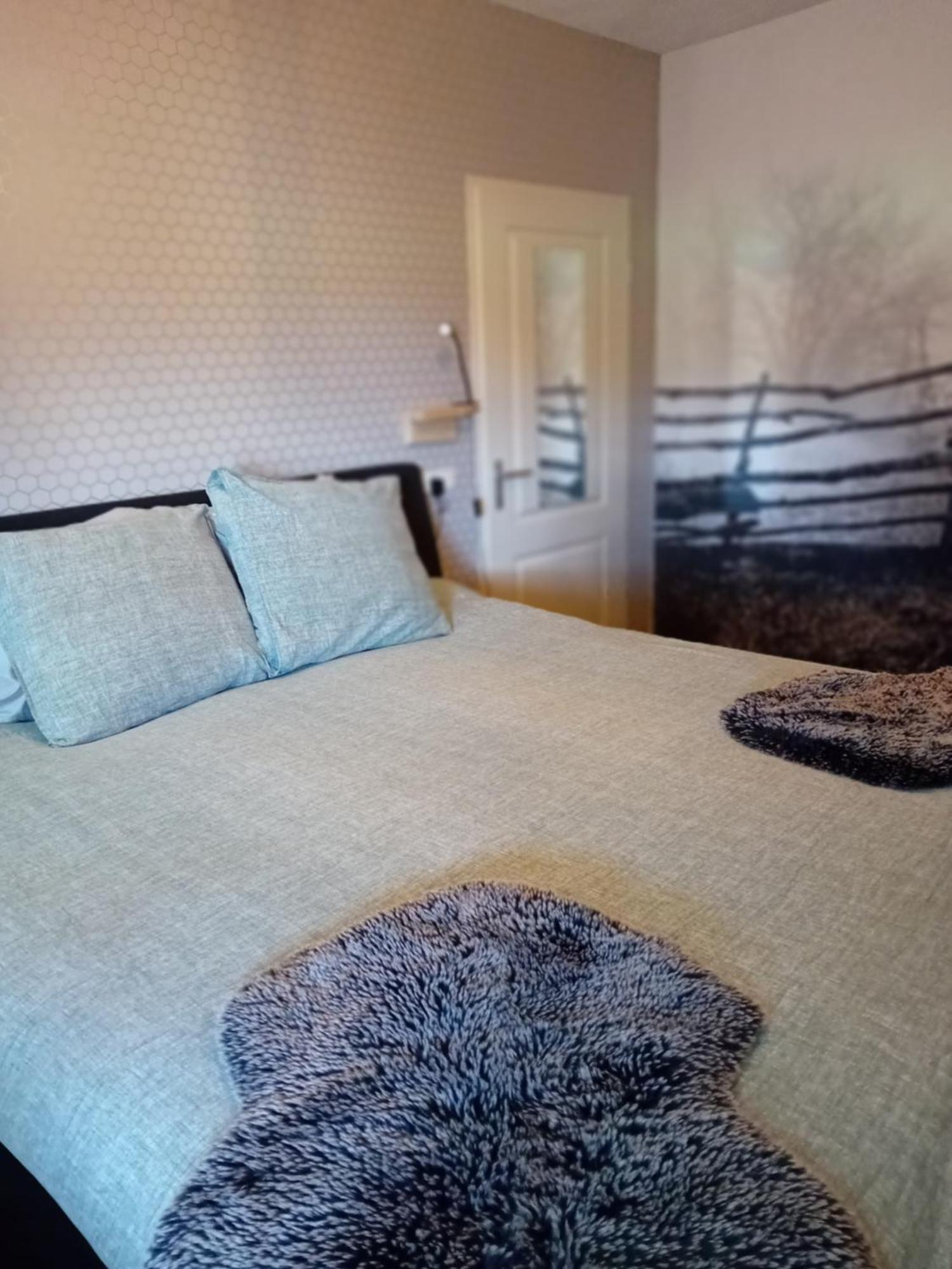 B&B Typisch Lelies Liessel エクステリア 写真